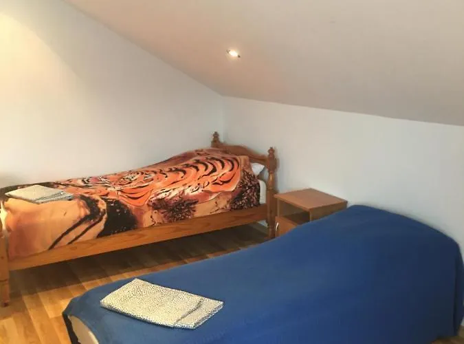 Goscinne Niedzwiedz * Nadole (Pomerania)