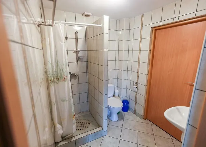 Goscinne Niedzwiedz Nadole (Pomerania)