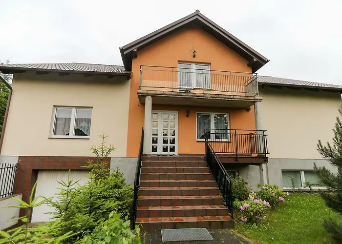 Goscinne Niedzwiedz Nadole (Pomerania)